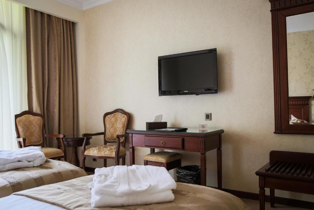 Hotel Foisorul Cu Flori Sinaia Room photo